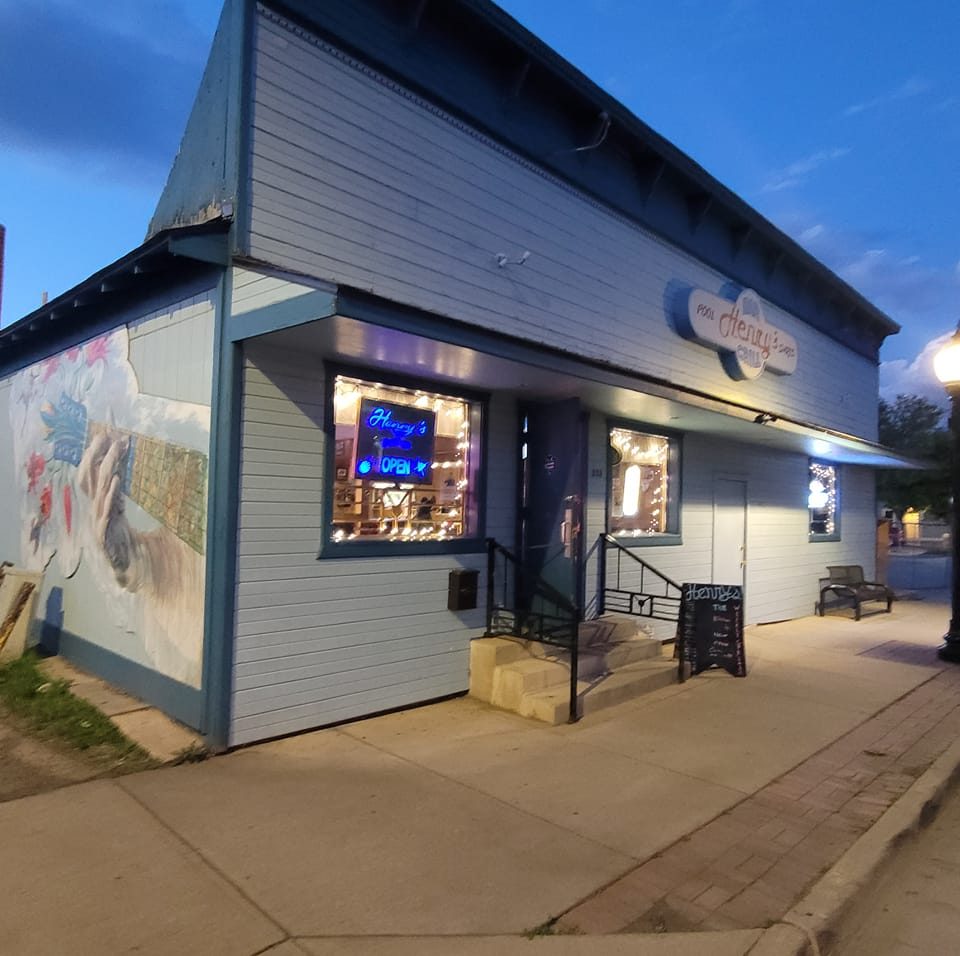 Henry's Bar and Grill