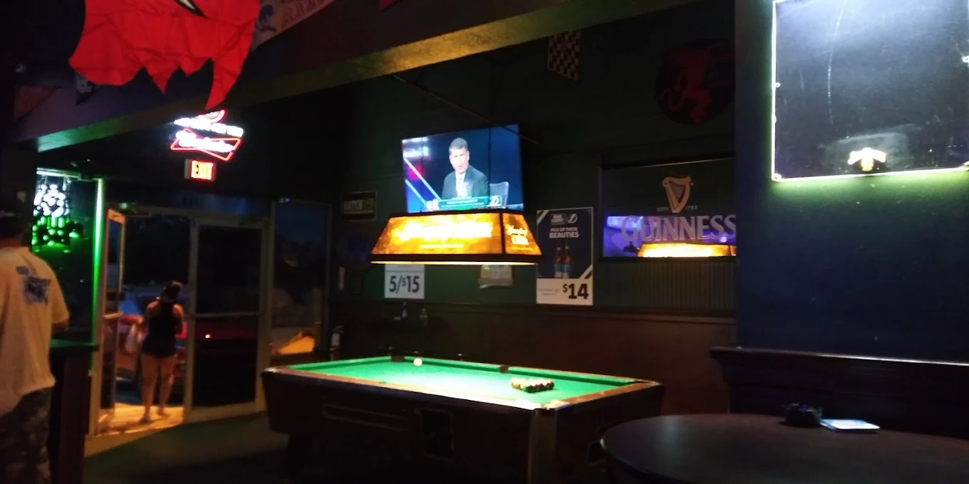 Slizzy McGee's pool hall exterior/interior