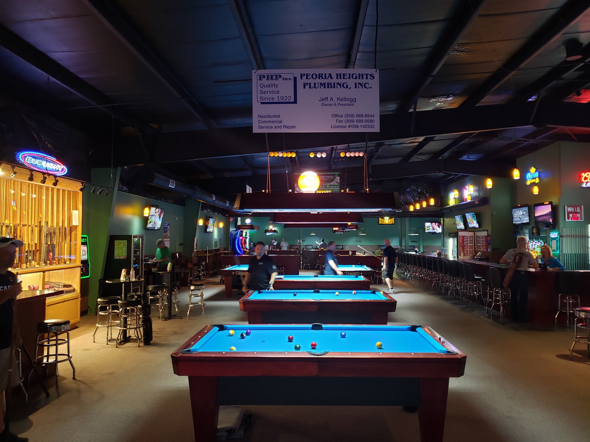Racks on the Rocks pool hall exterior/interior
