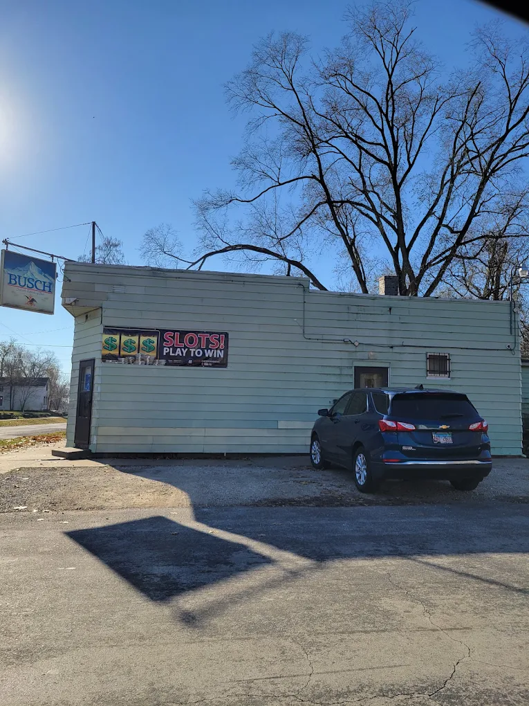 Dave's Bar pool hall exterior/interior