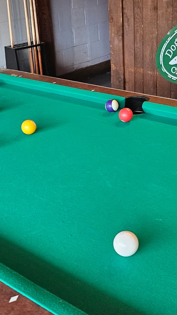 Old Pro's Table pool hall exterior/interior