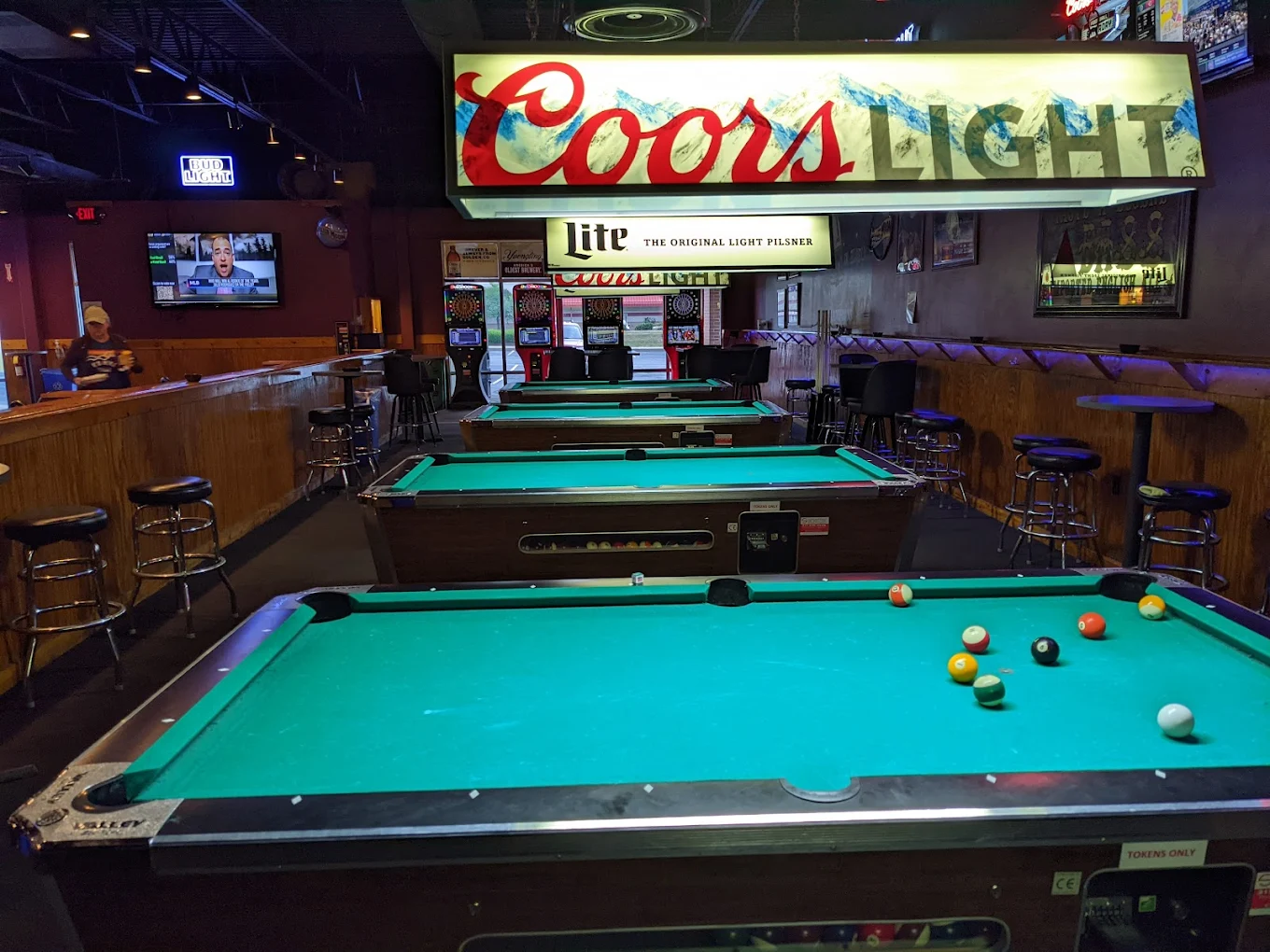 Legends Pub & Grill pool hall exterior/interior