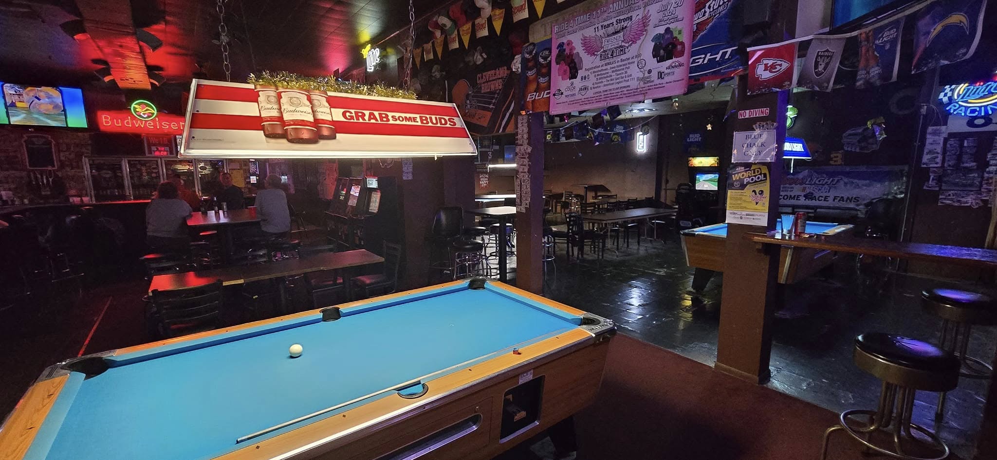 Melbourne Pub and Pool pool hall exterior/interior