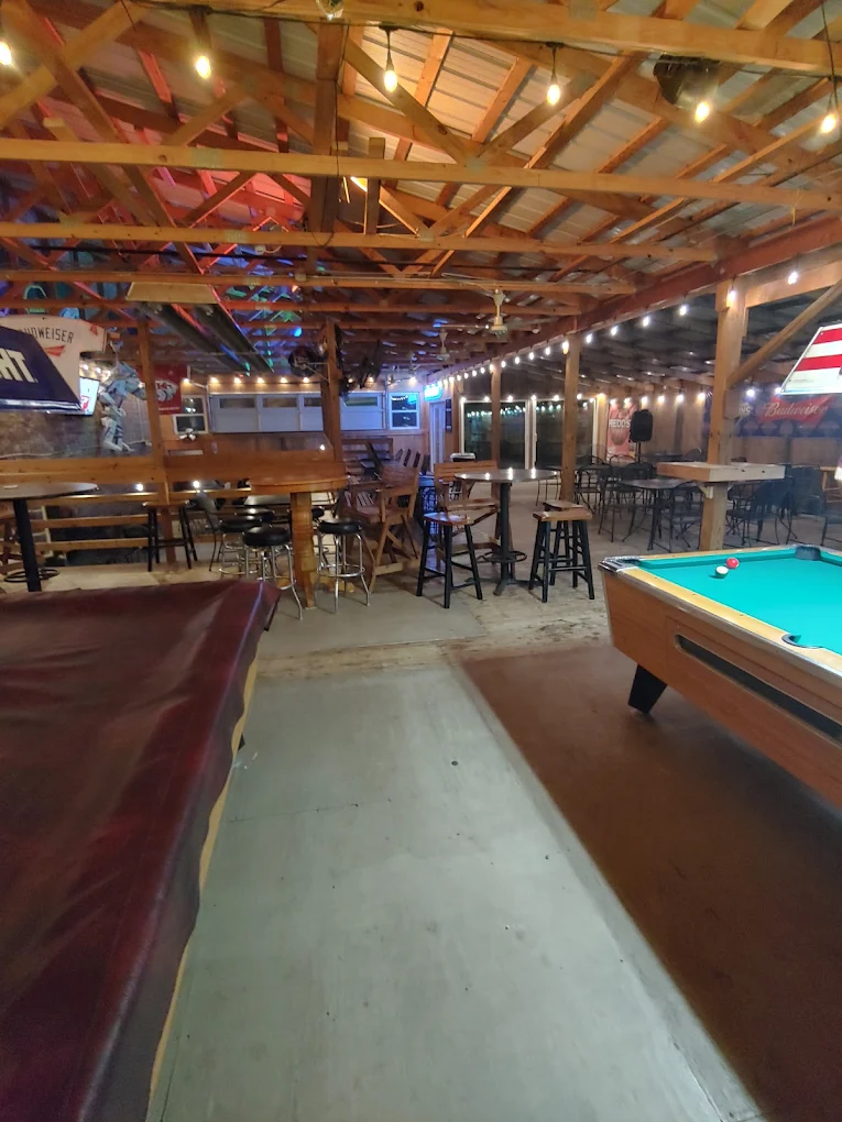 Holmtown Pub pool hall exterior/interior