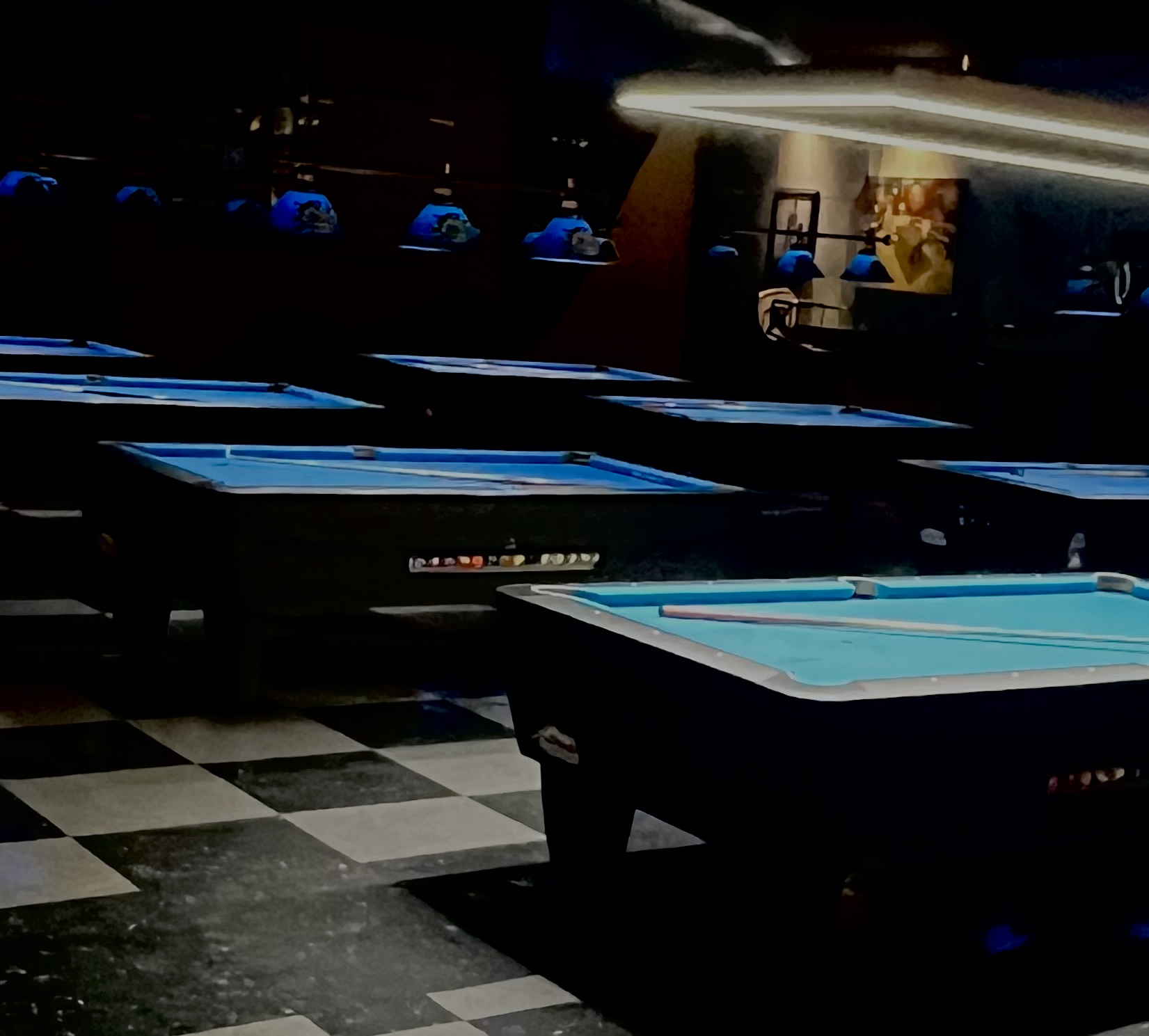 Kenny's Cue Club & Tavern pool hall exterior/interior