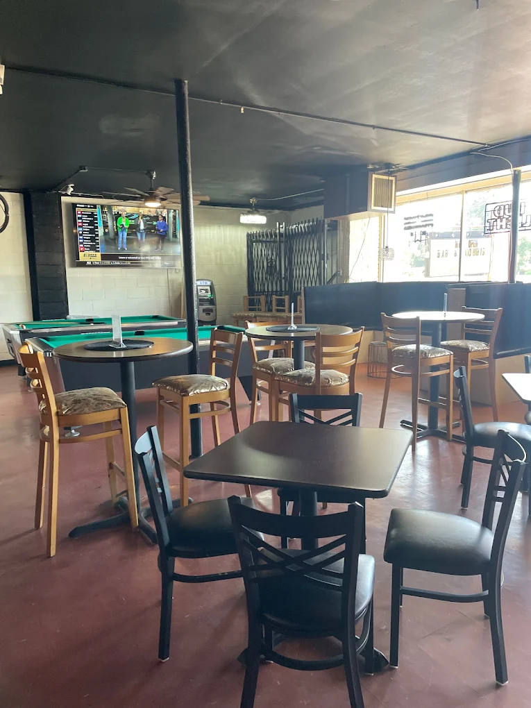 French Quarter Bar and Daiquiris pool hall exterior/interior
