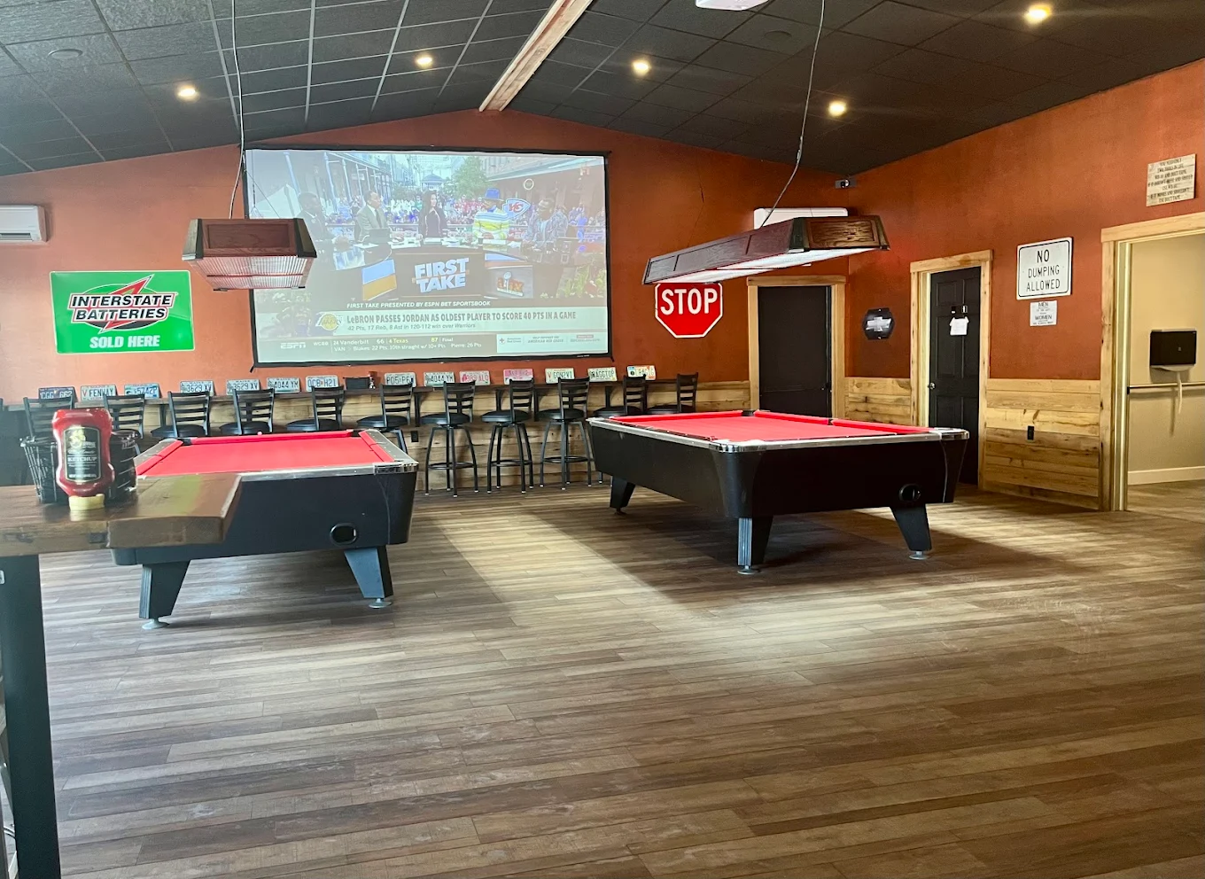 Lincoln Tap House pool hall exterior/interior