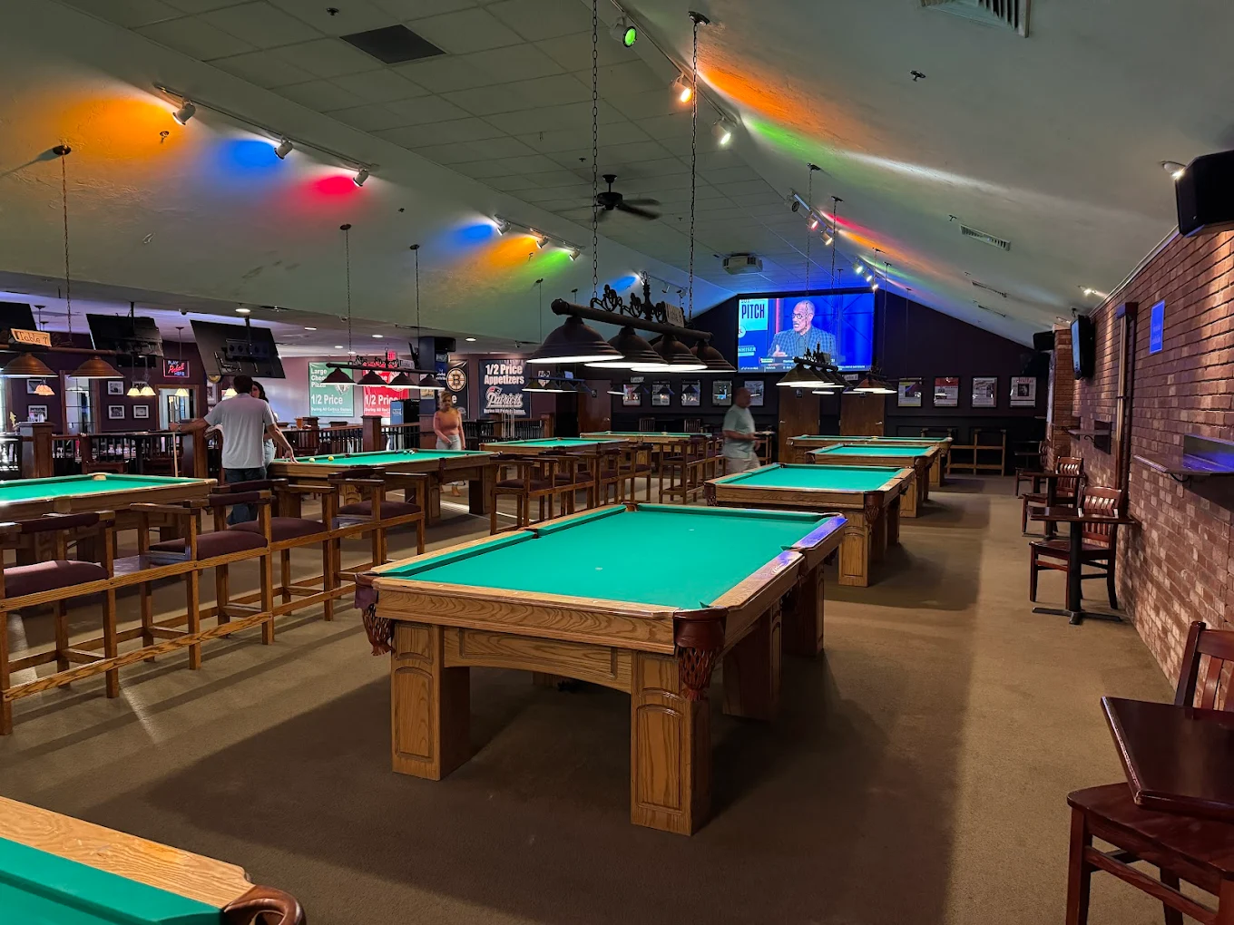 Maxamillan's Billiards pool hall exterior/interior