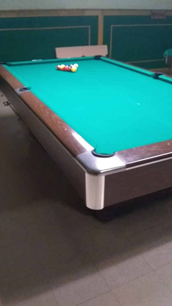 Olindy's Lanes pool hall exterior/interior