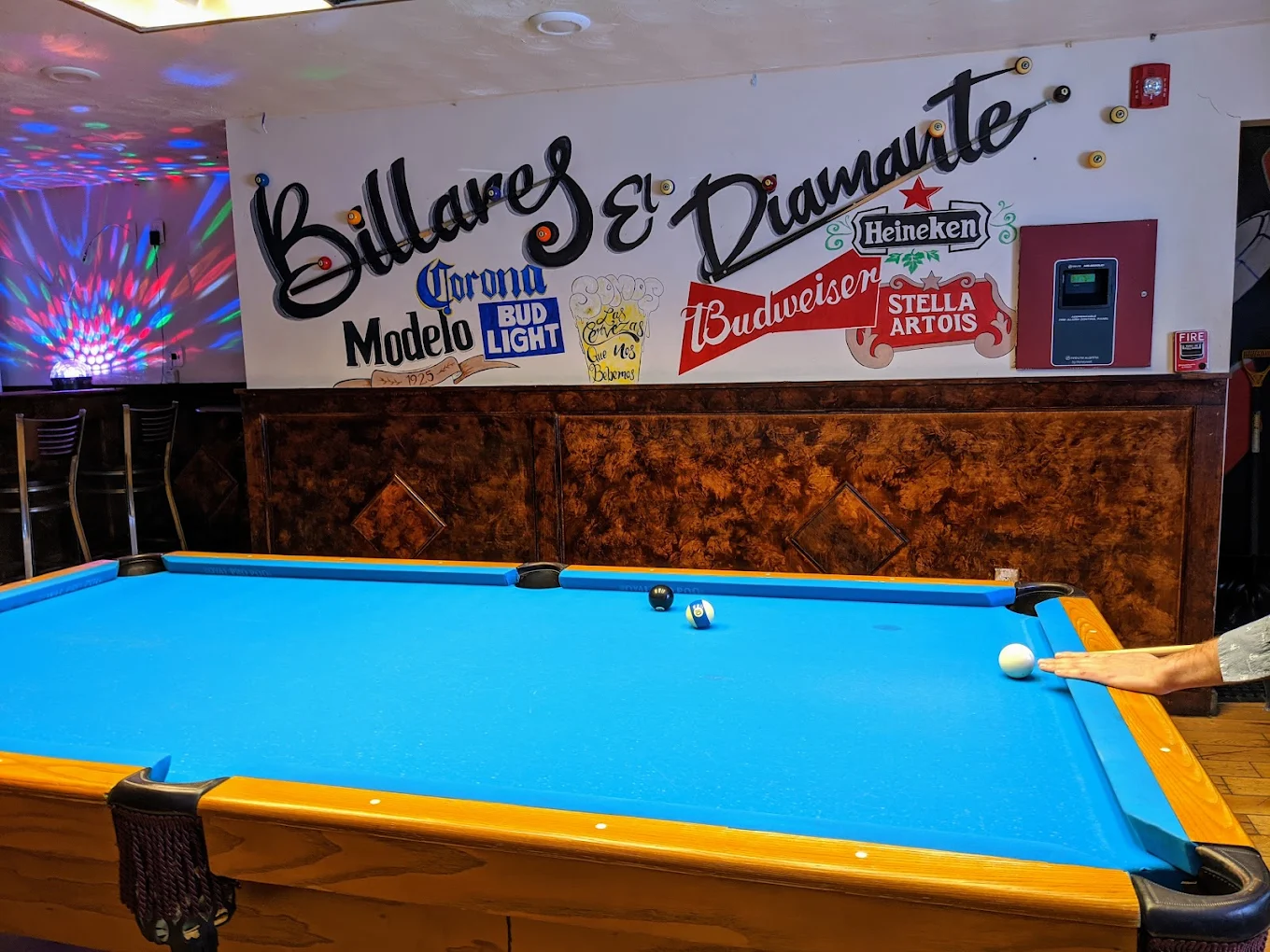 El Diamante Billar & Bar pool hall exterior/interior