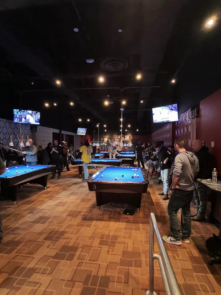 Kings Dining & Entertainment pool hall exterior/interior