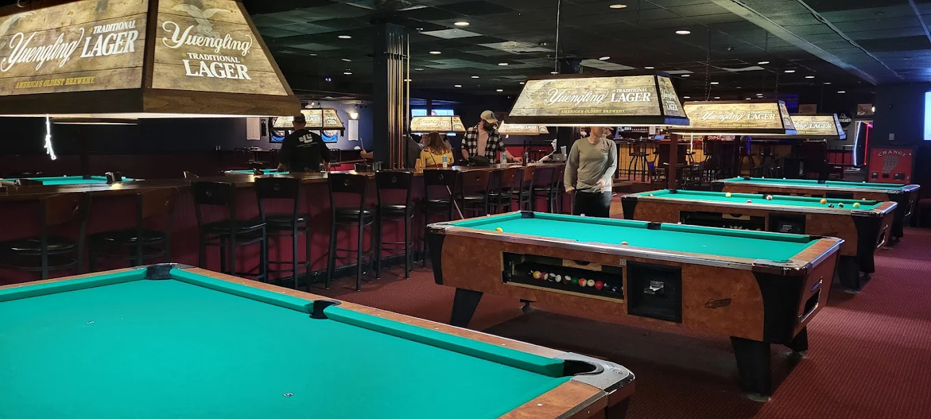 Napper Tandy's Pub pool hall exterior/interior