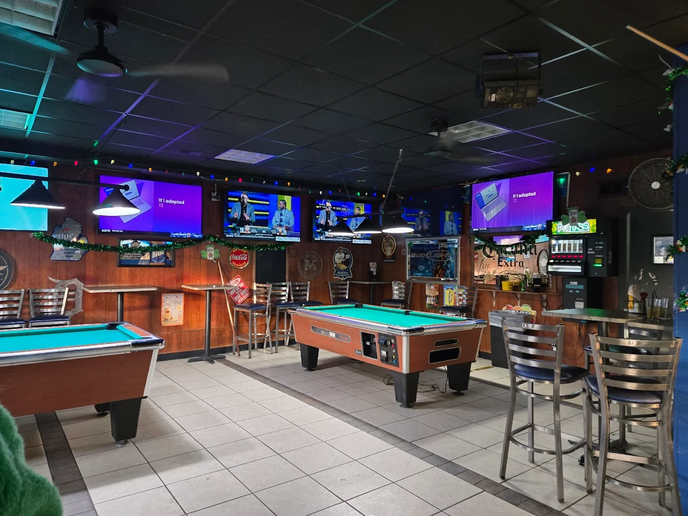 Goodfella's Lounge pool hall exterior/interior