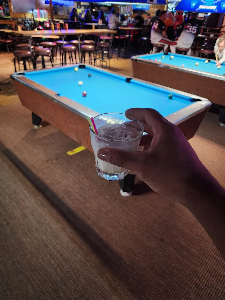 Benton Station Bar pool hall exterior/interior