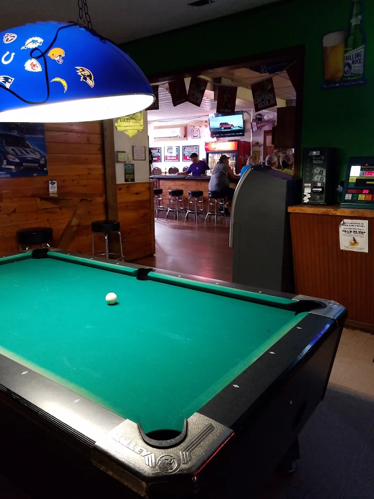 Big Tap Bar & Grill pool hall exterior/interior