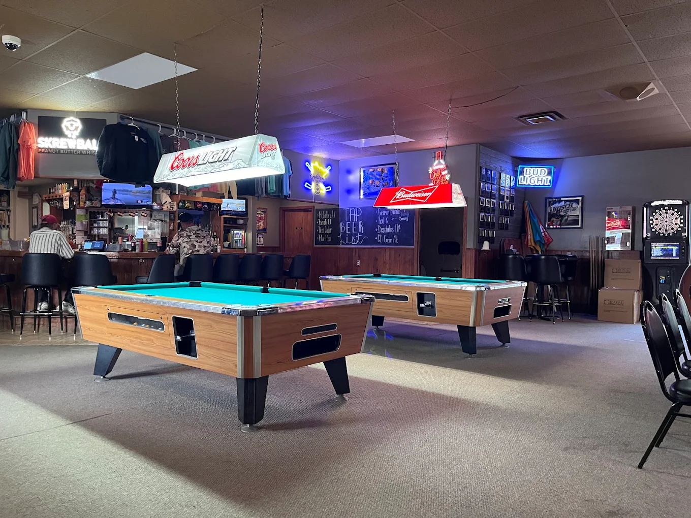 Grace Lake Bar & Grill pool hall exterior/interior