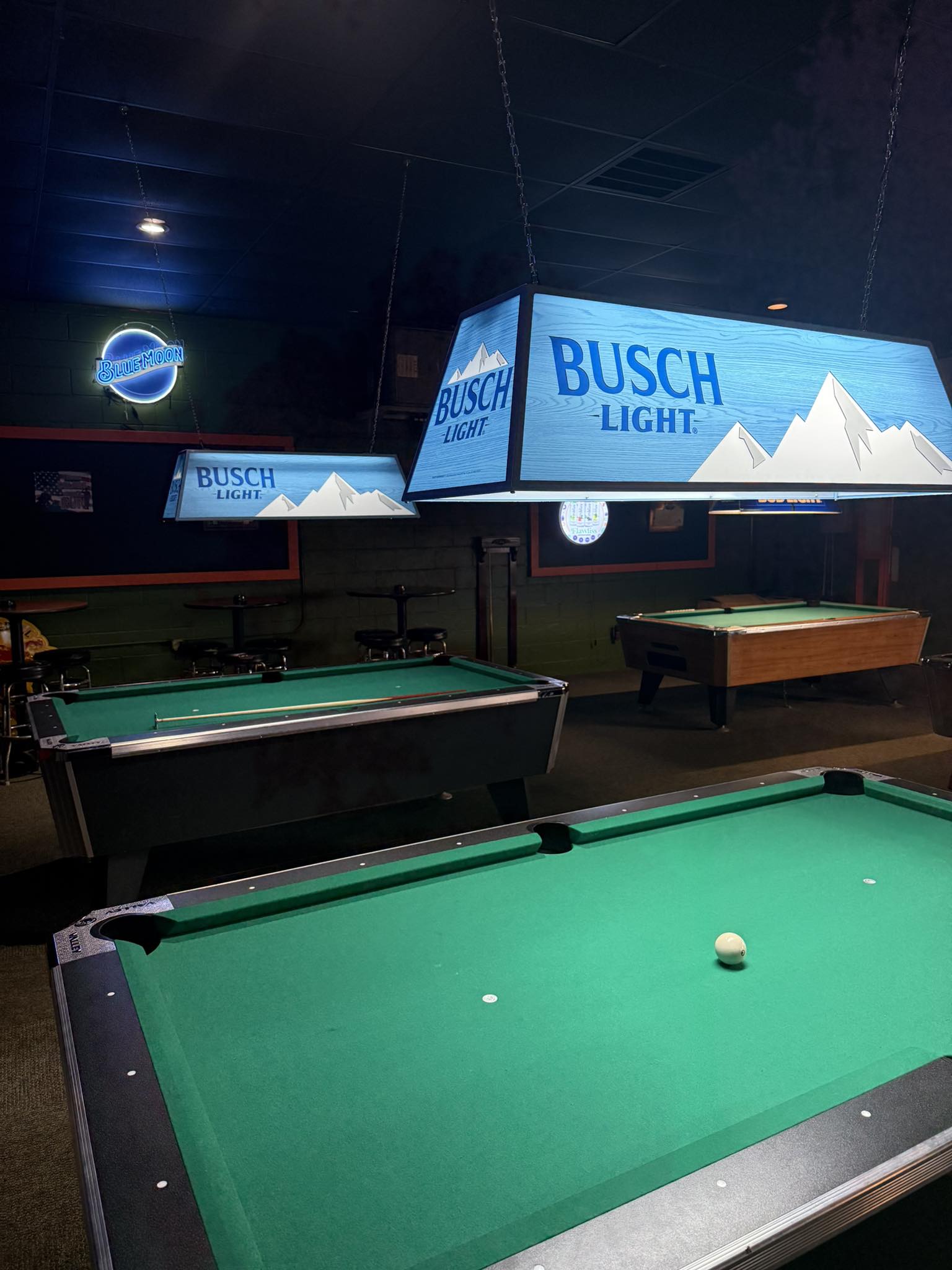 Straight Home Bar pool hall exterior/interior