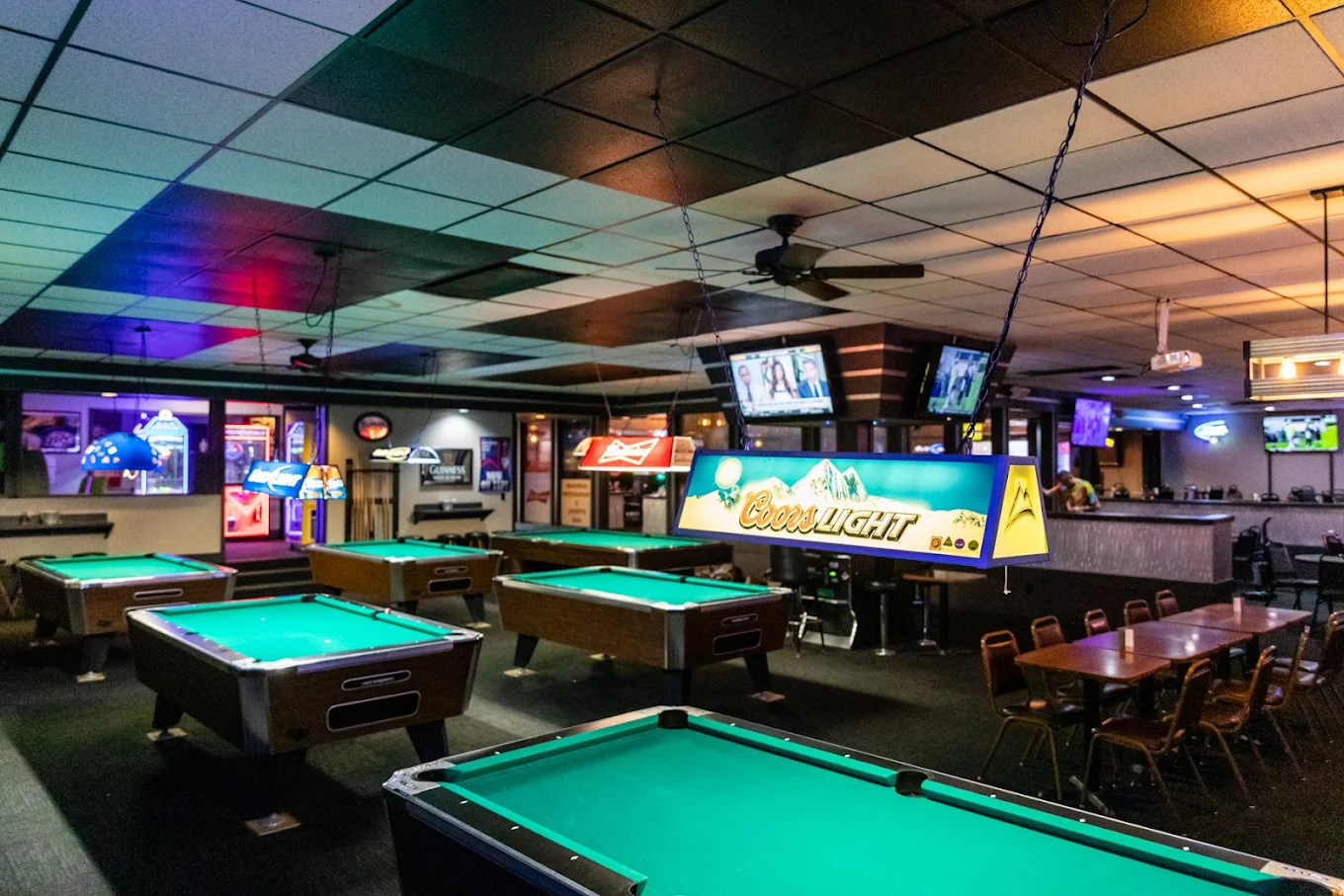 Maximus Restaurant & Sports Bar pool hall exterior/interior