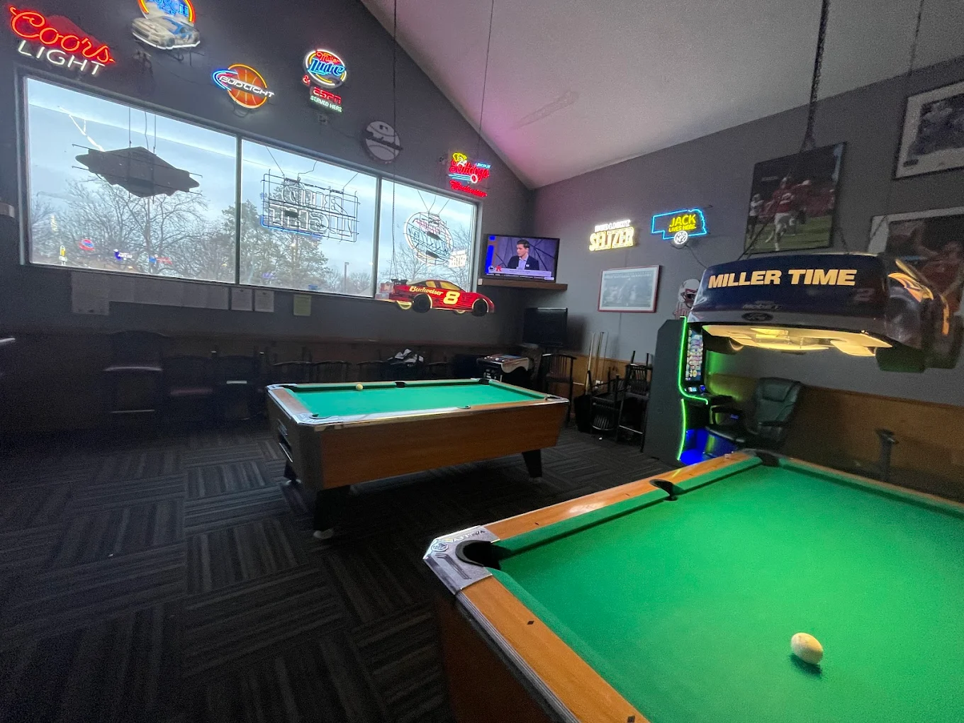 Sportscasters Bar & Grill pool hall exterior/interior
