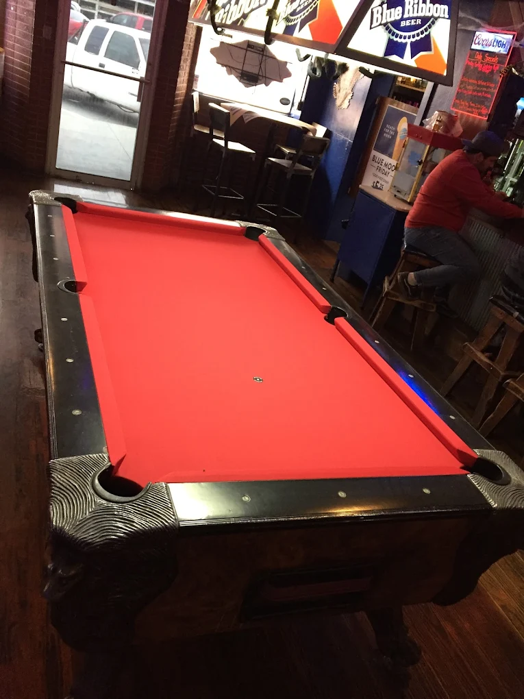 Gillie's Bar pool hall exterior/interior