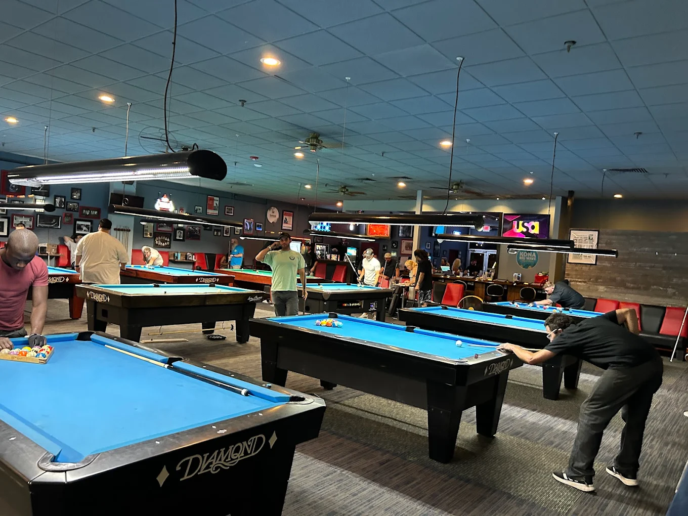 Las Vegas Cue Club pool hall exterior/interior