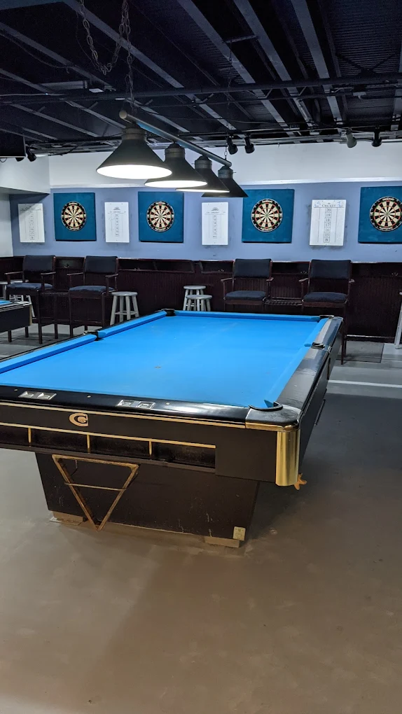 Snooker's Bar & Billiards pool hall exterior/interior
