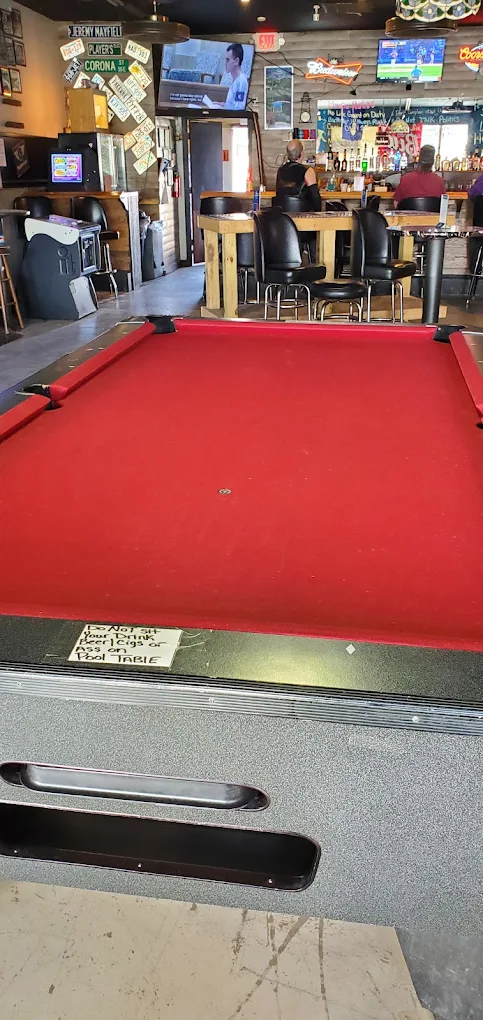 Players Lounge pool hall exterior/interior