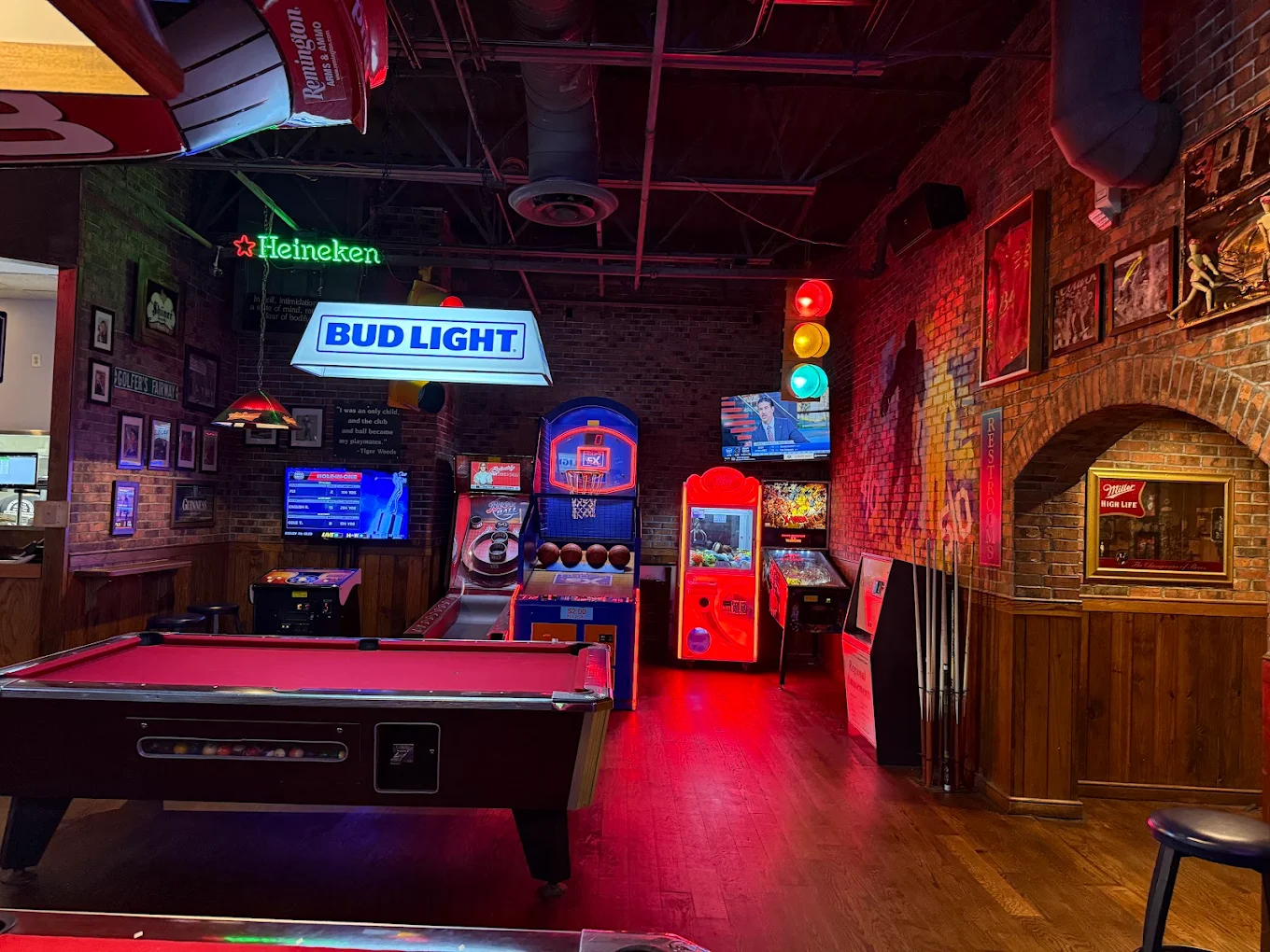 Carolina Ale House pool hall exterior/interior