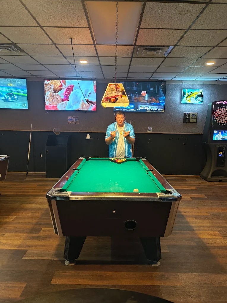 Rockin' Horse Saloon pool hall exterior/interior