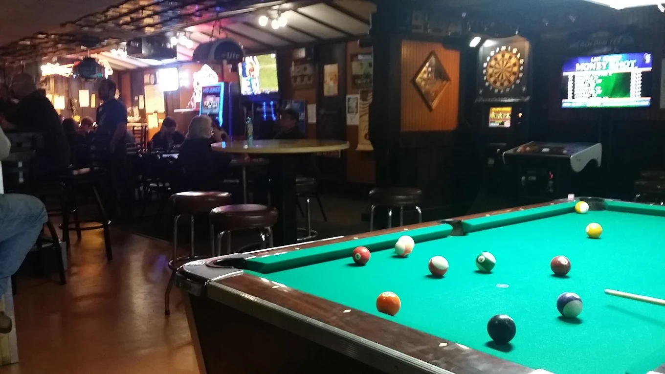 Ranger Lounge pool hall exterior/interior