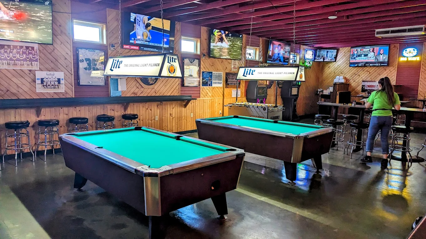 Proz Sports Bar pool hall exterior/interior