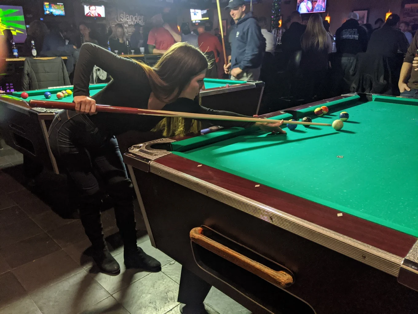 The Islander Bar & Grille pool hall exterior/interior