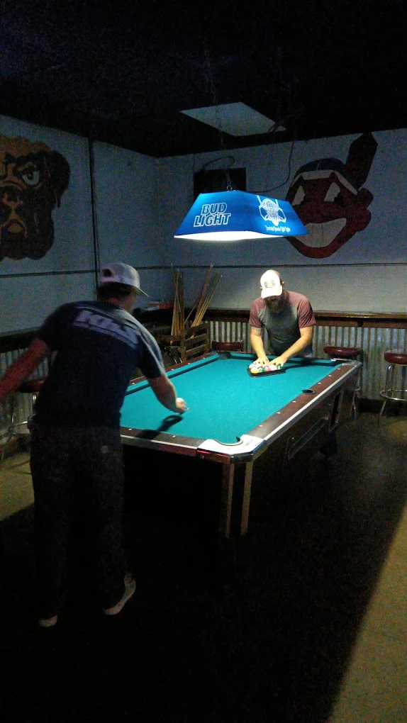 Frosty Mug pool hall exterior/interior