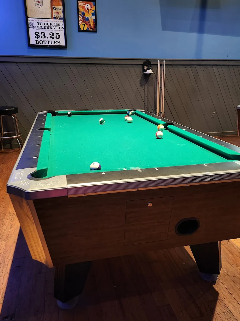 Lumpy's Sports Grill South pool hall exterior/interior