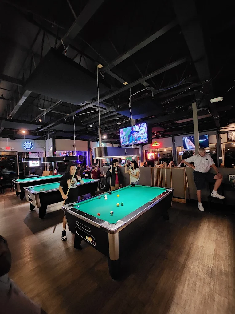 Ringo's Bar and Grill pool hall exterior/interior