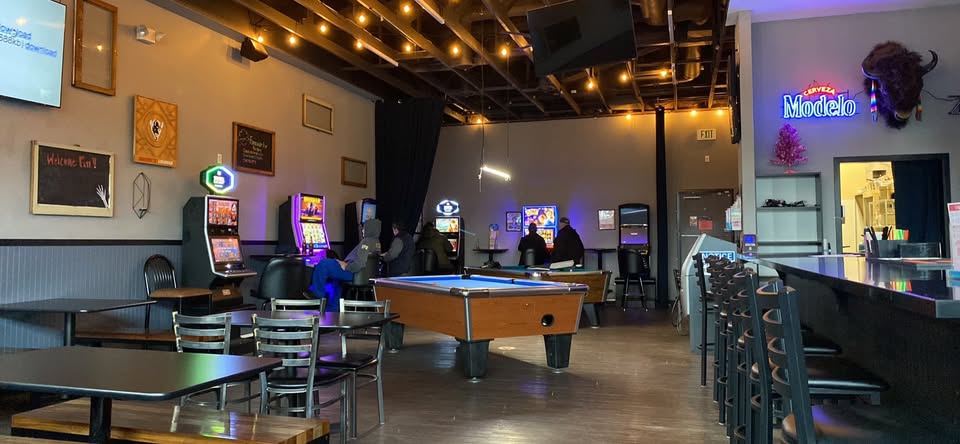 Buddy's Lounge pool hall exterior/interior