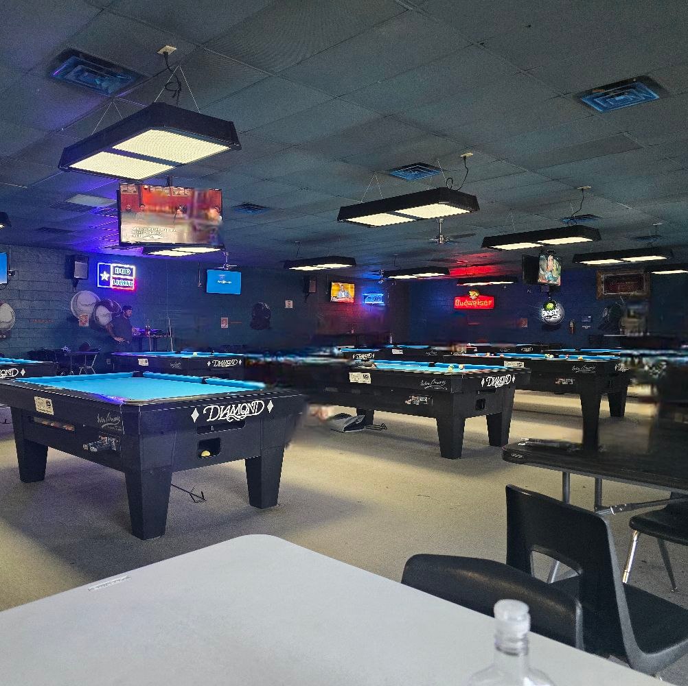 Dooleys pool hall exterior/interior