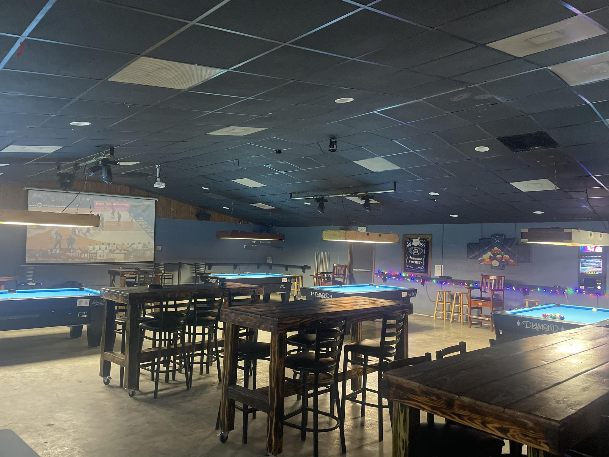The Hangout pool hall exterior/interior