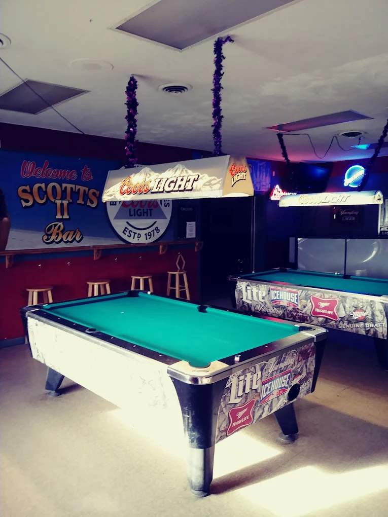 Scott's II Restaurant & Bar pool hall exterior/interior