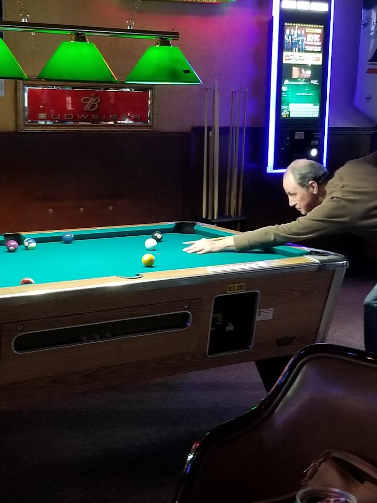 Tommy T's Bar pool hall exterior/interior
