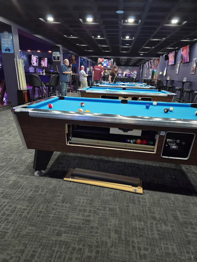 T&T Underground Bar pool hall exterior/interior