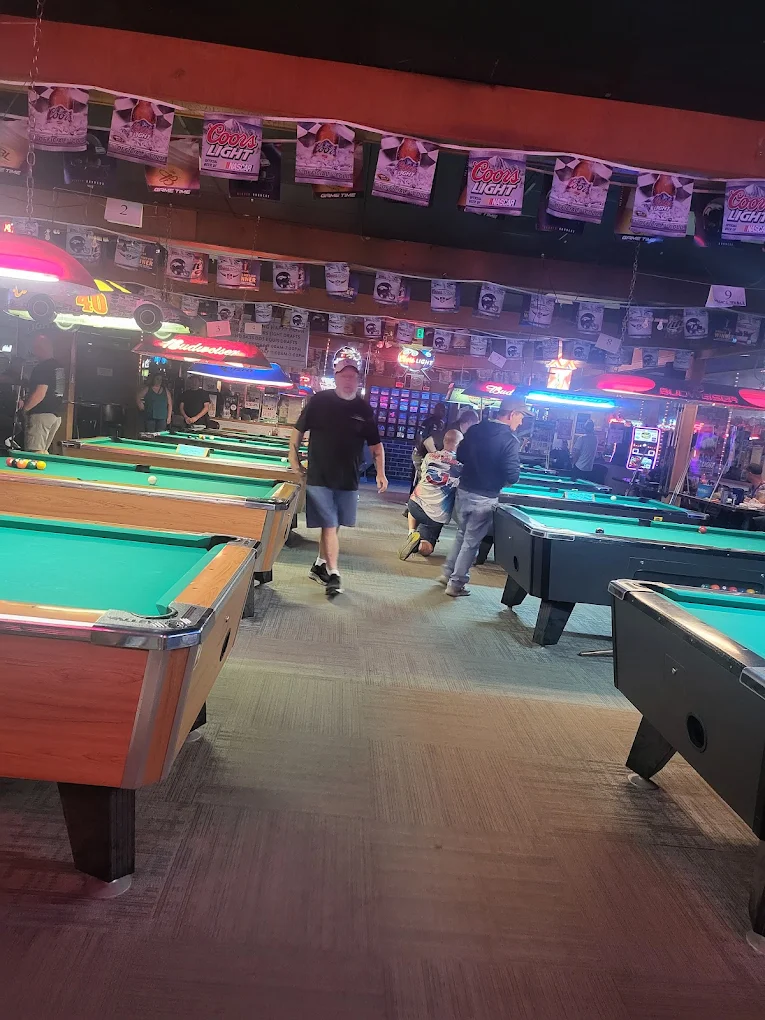 Love's Shack Pool & Pub pool hall exterior/interior