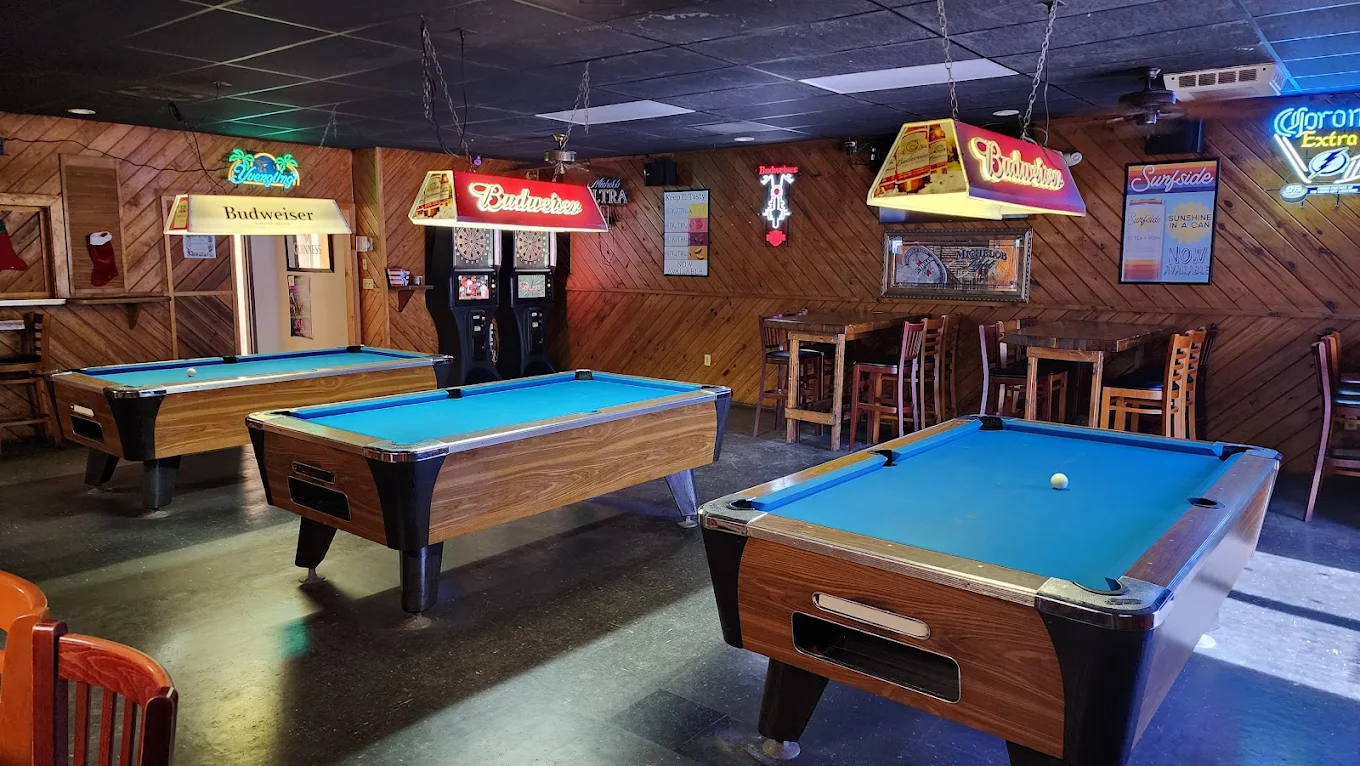 Whiskey Willy's pool hall exterior/interior