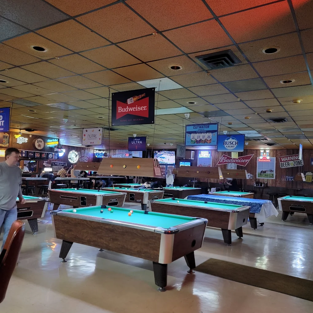 Stan's Bar and Grill pool hall exterior/interior
