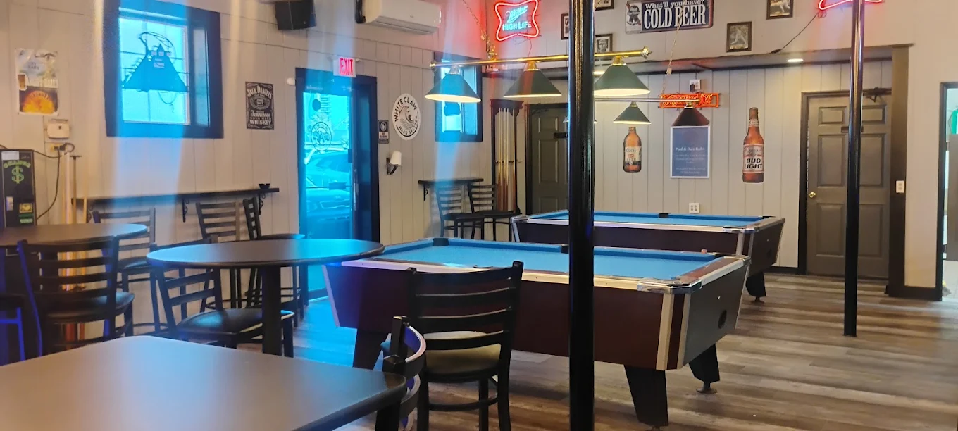 I'm Not Here Sports Bar & Grill pool hall exterior/interior