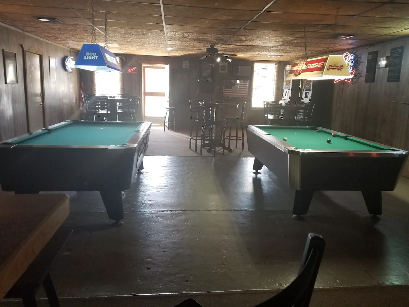 Buford Lee's Rocky Road Tavern pool hall exterior/interior